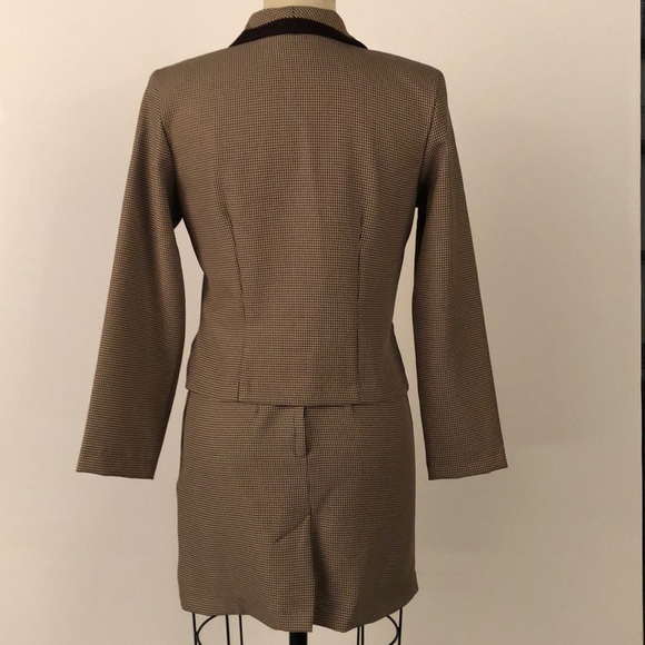 2-piece Suit - Picture 4 of 5